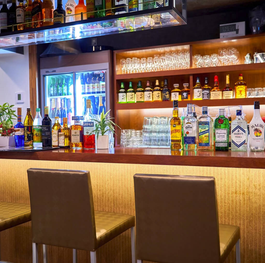 BAR カウンター席